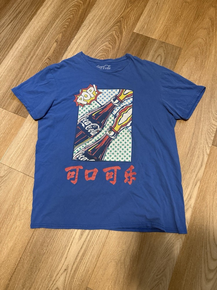 Coca-Cola Men’s Pop Art graphic tee with red accents with graphic design size L