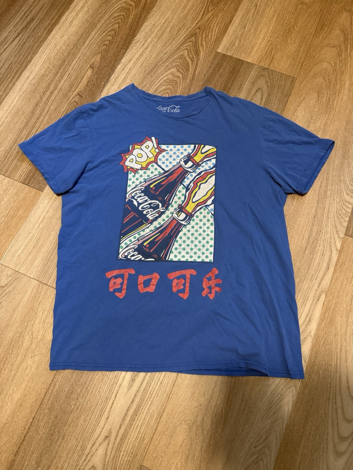 Coca-Cola Men’s Pop Art graphic tee with red accents with graphic design size L