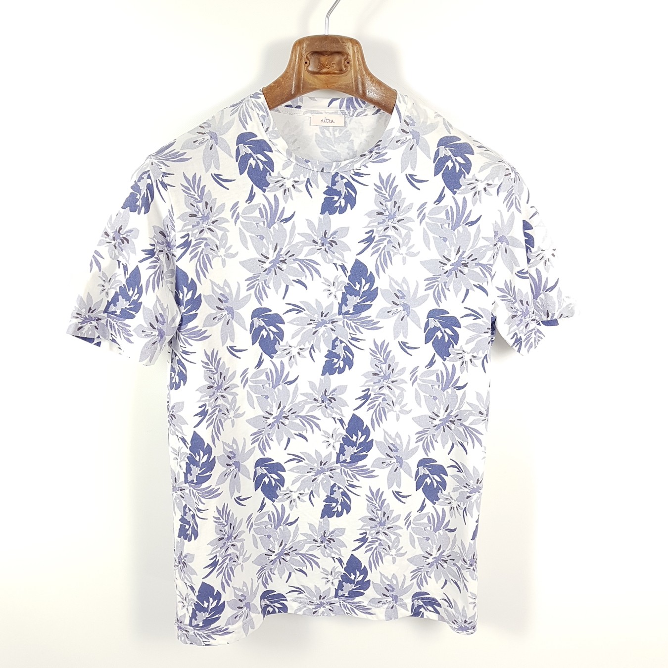 Altea T Shirt Mens M White Blue Slim Fit Floral Print Short Sleeve Summer Tropical gallery