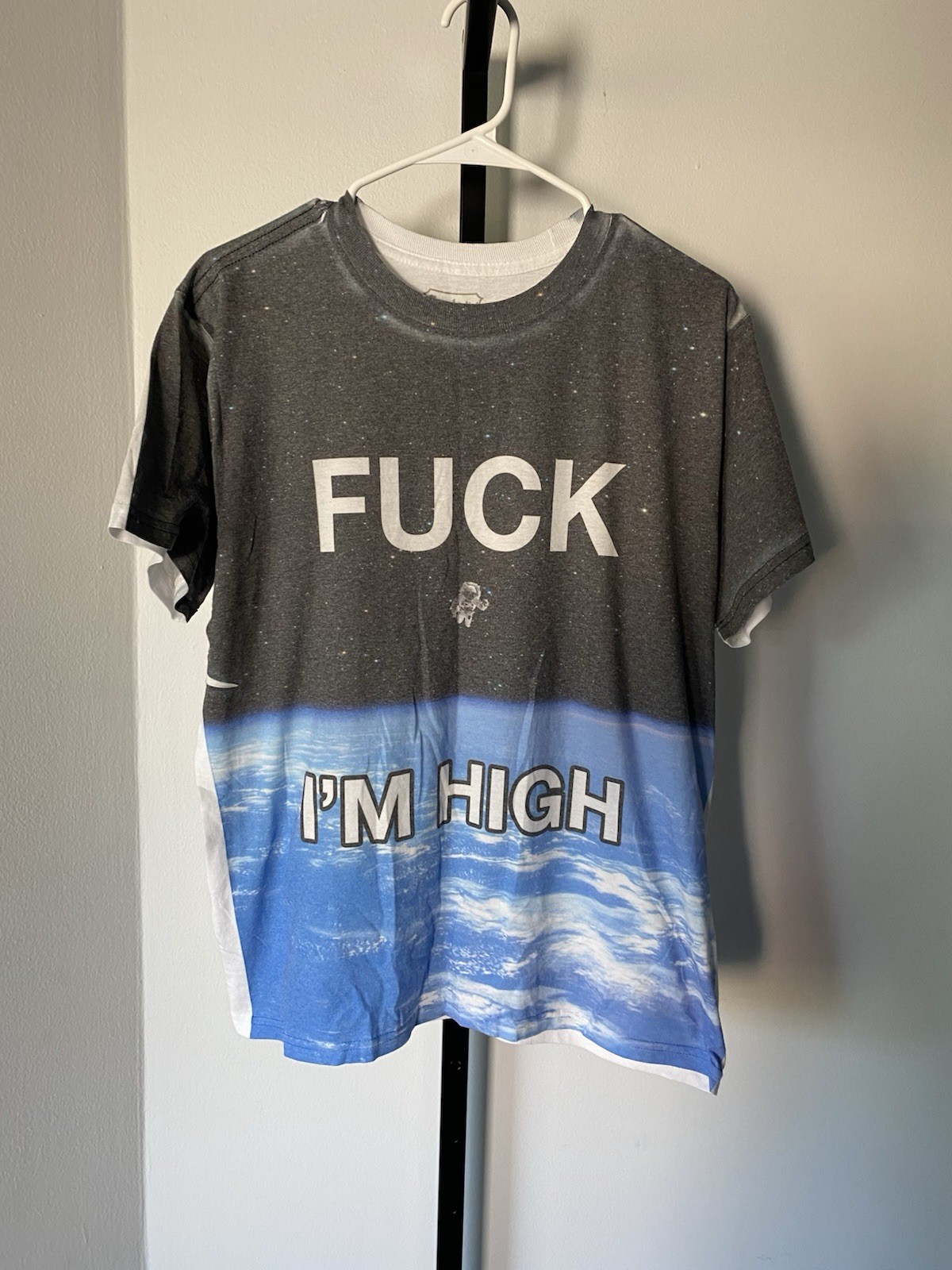Spencer’s Outer Space I’m High Fitted Men’s Size Medium Shirt Cotton Polyester gallery
