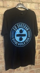 Ed Sheeran Divide World Tour 2018 Graphic T-Shirt Size Medium 39” Ei-Lo Tag