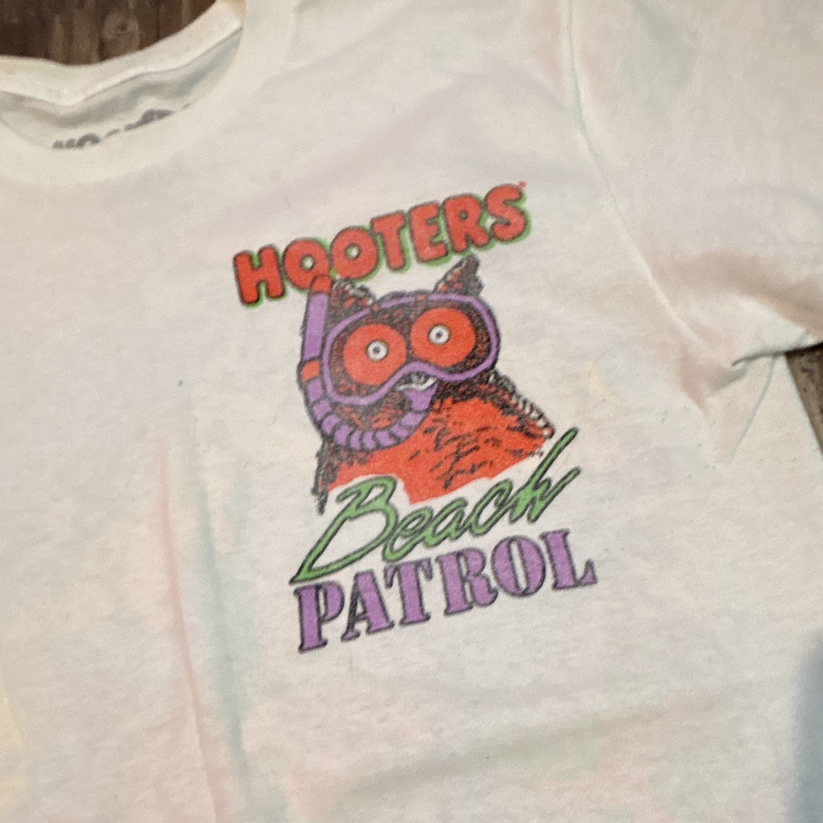 Men’s Hooters Brand T-shirts Size Small One White One Tan Brand New gallery