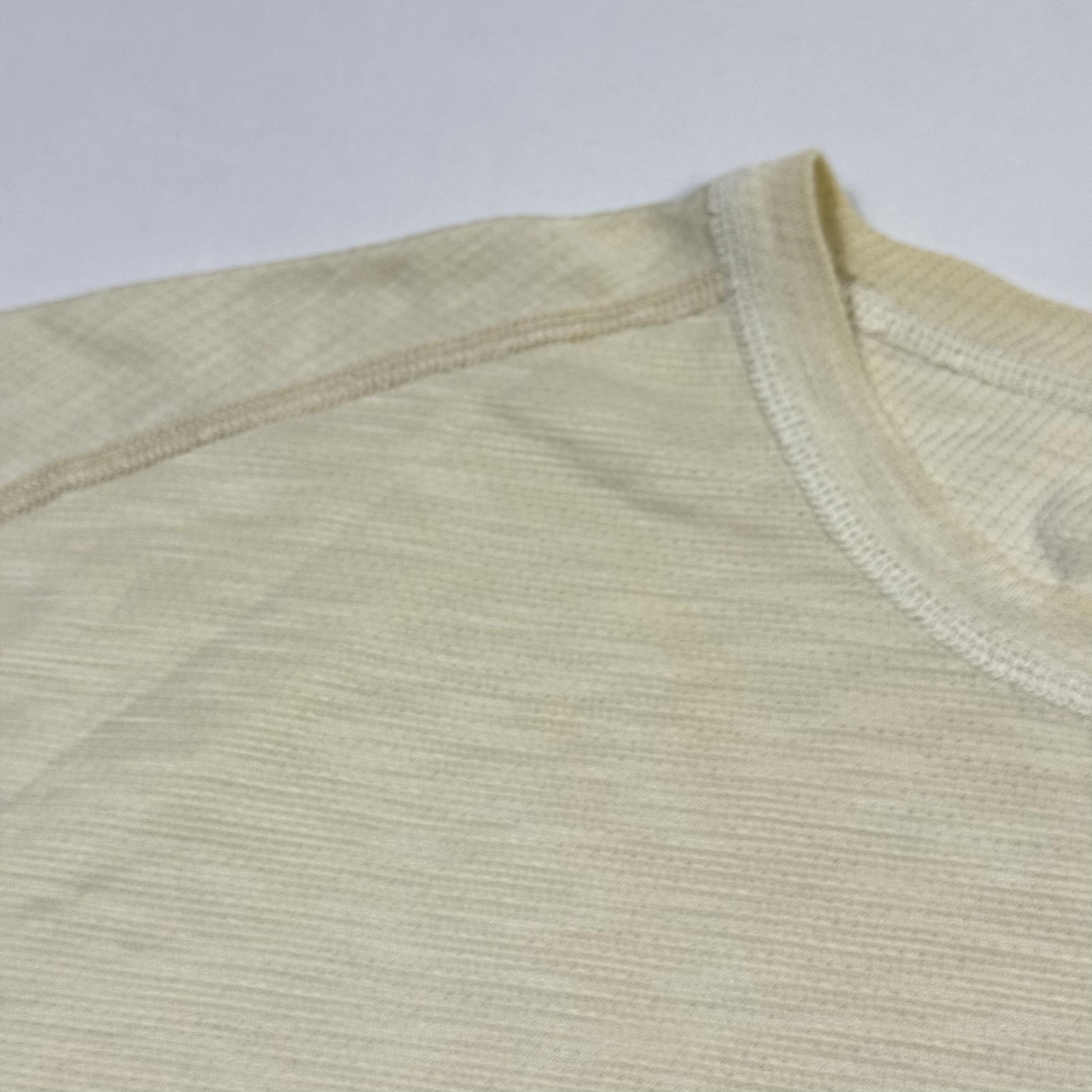Tommy Bahama Shirt Mens Large Beige Textured Knit Short Sleeve Crewneck Casual gallery