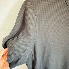 MEN LULULEMON Black Graphite Grey Waffle Knit Gym Active Workout Tee Shirt Top S
