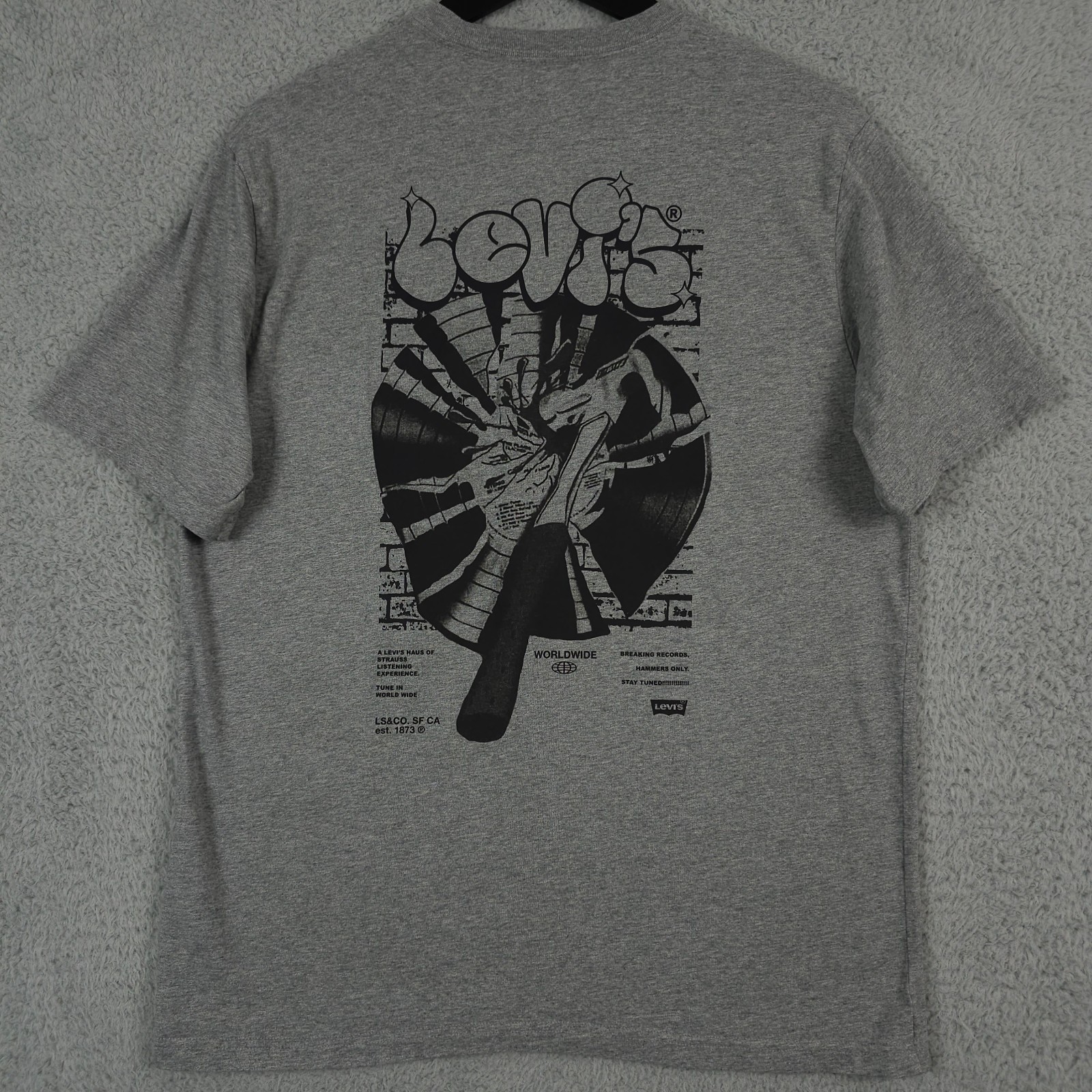 Levis Shirt Mens M Heather Gray Graphic Relaxed Fit Breaking Records Broken Tee gallery