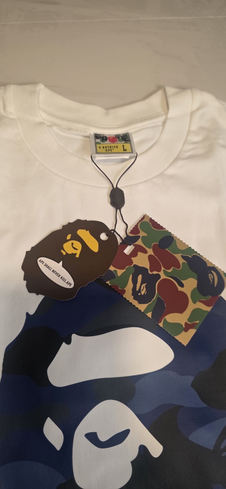 A Bathing Ape BAPE Men’s White Blue Camo Ape Head Logo Crew Neck T-Shirt L gallery
