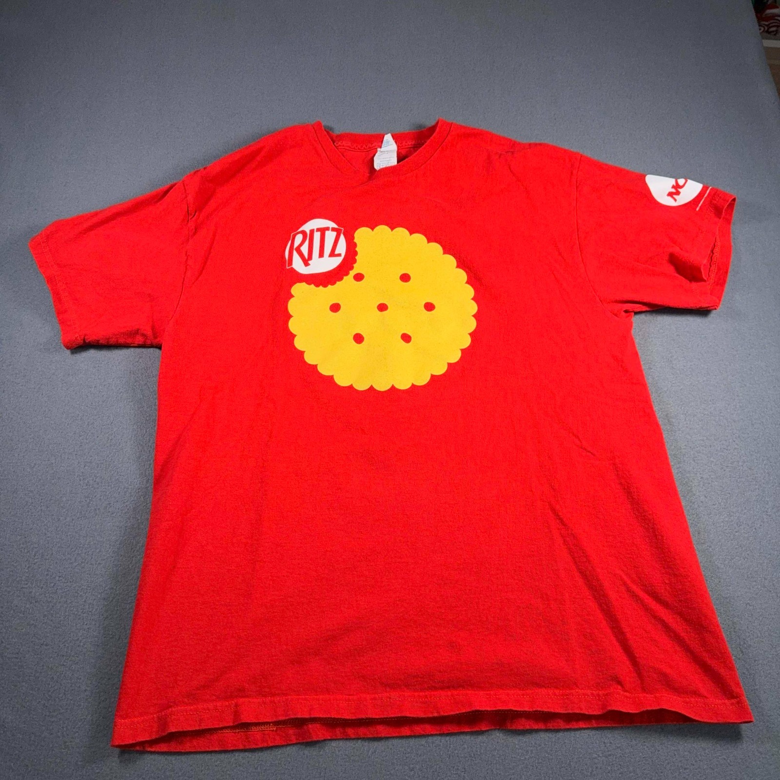 NCAA Ritz Cracker T-Shirt - X-Large Red College Football Good Condition! Mens XL gallery