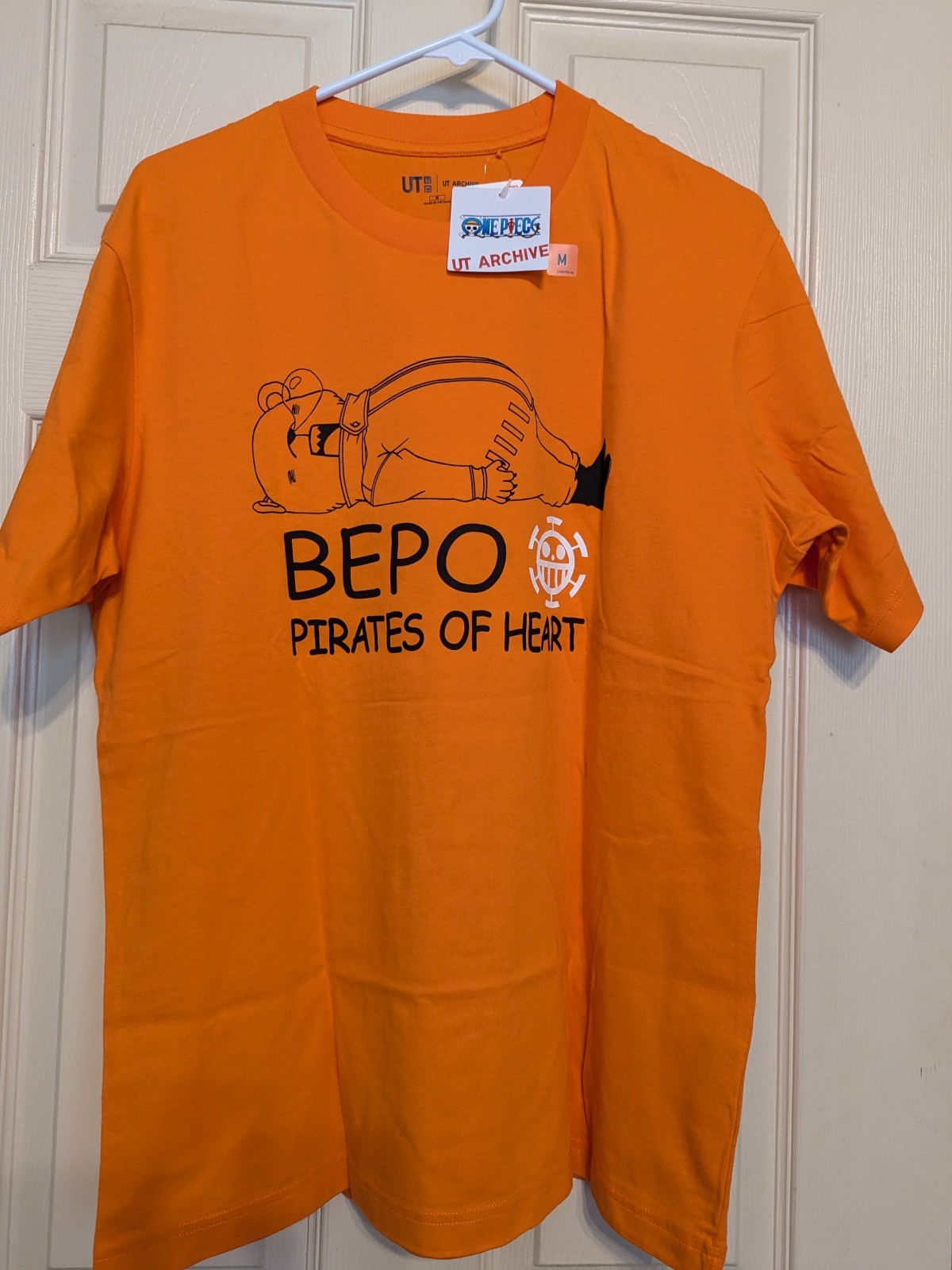 UNIQLO UT ARCHIVE ONE PIECE BEPO “PIRATES OF HEART” ORANGE TSHIRT MEDIUM