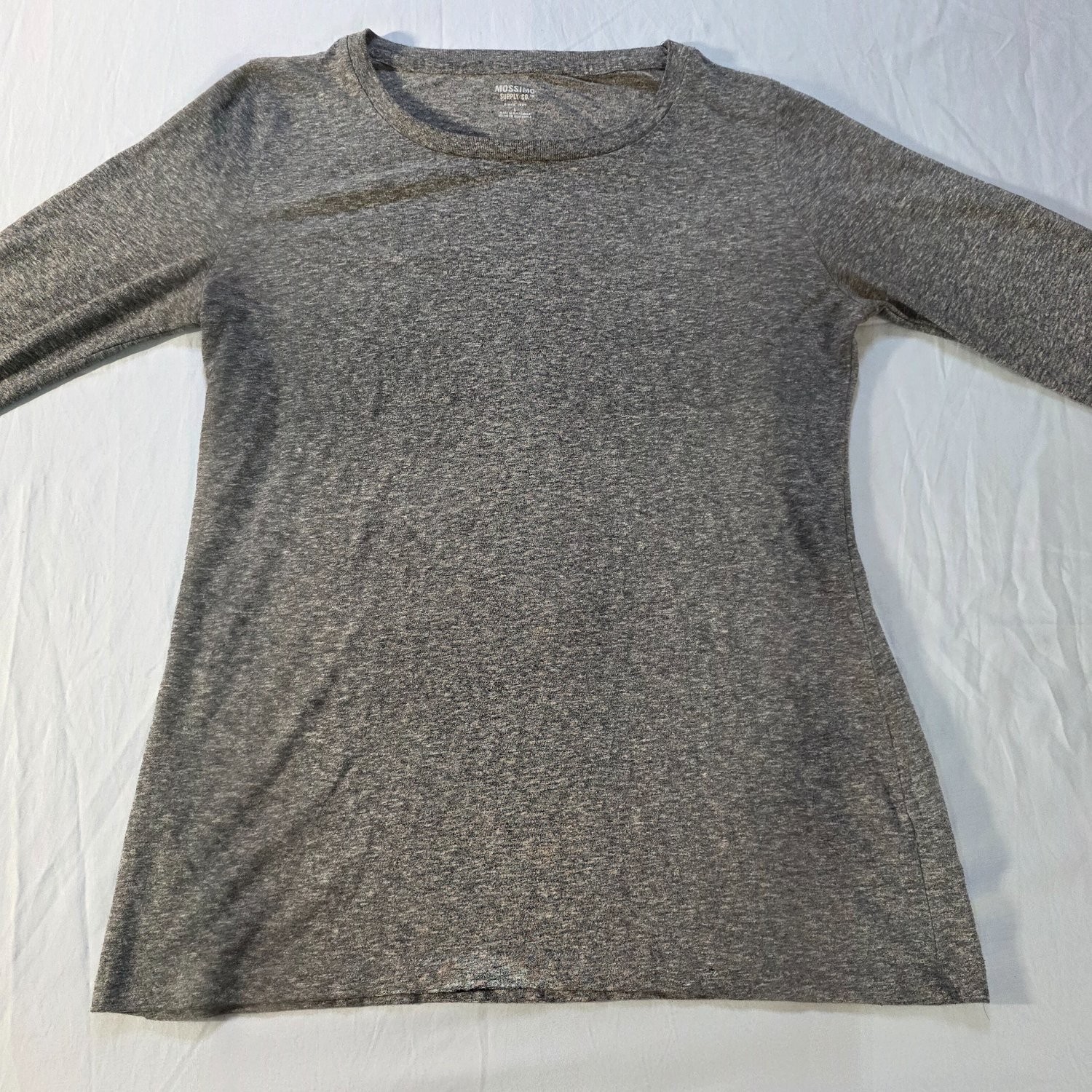 MOSSIMO SUPPLY CO. CASUAL TEE L 100% COTTON MACHINE WASH COLD WITH LIKE COLORS gallery