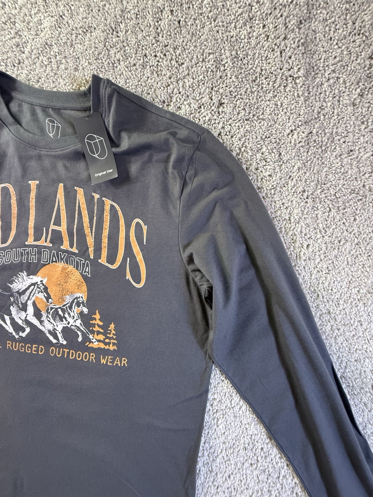 NWT Original Use Men's Bad Lands South Dakota Long Sleeve T-Shirt Grey Medium gallery