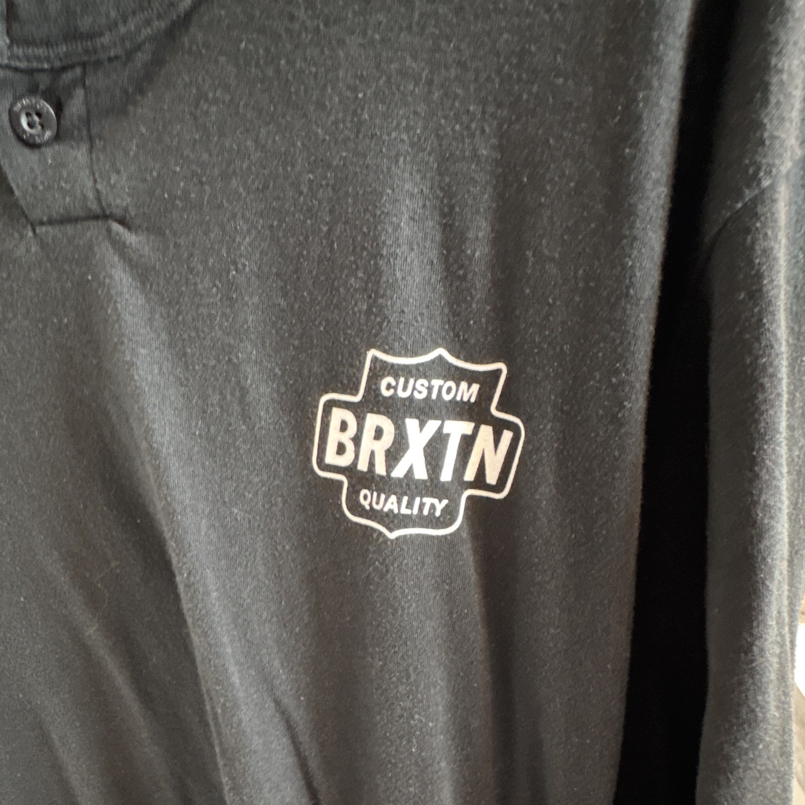 Brixton Men's XL Black Solid Henley Short Sleeve T-Shirt Button Logo Graphic gallery