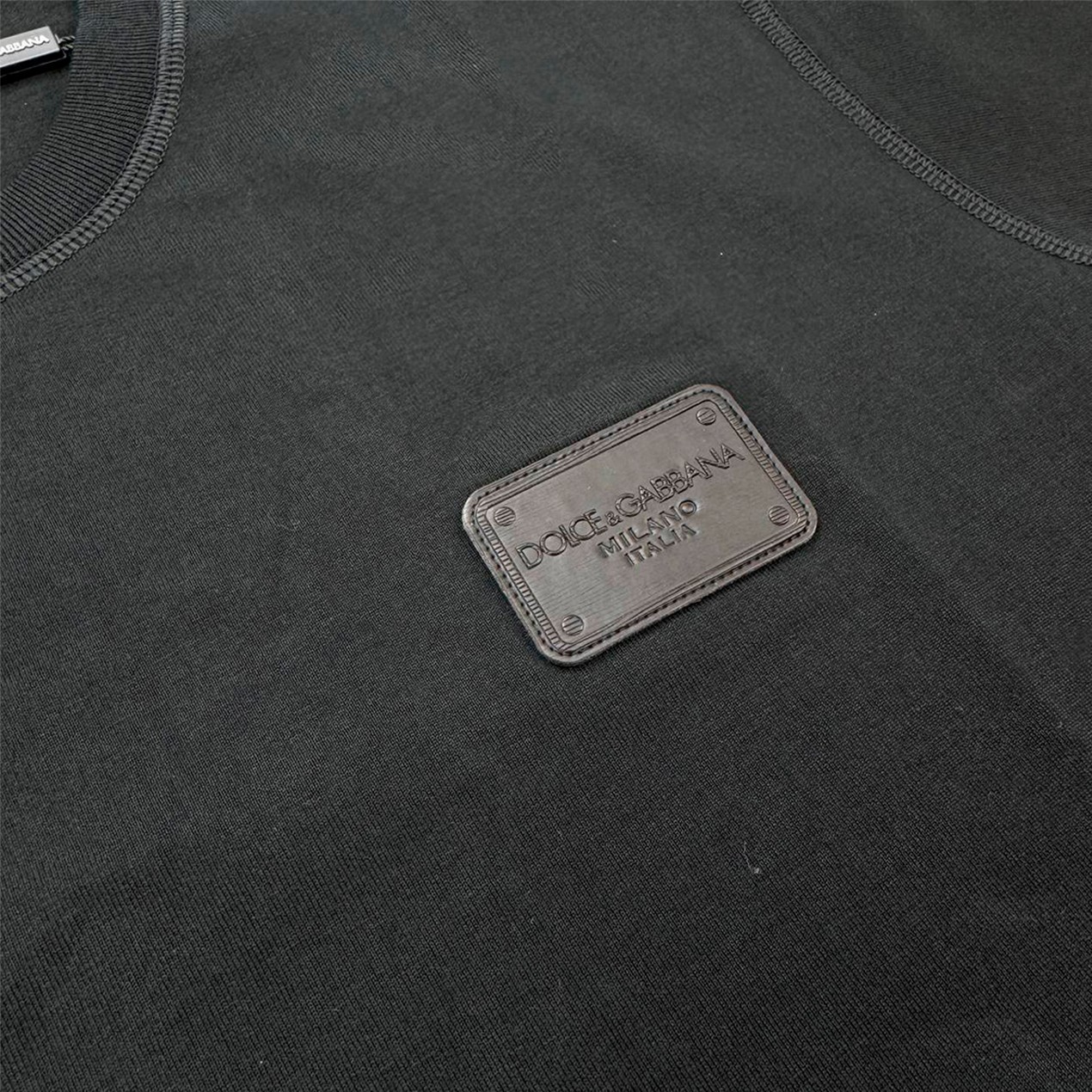 DOLCE & GABBANA Men's Branded Tag Logo Plaque Cotton Oversized T-Shirt – Black gallery