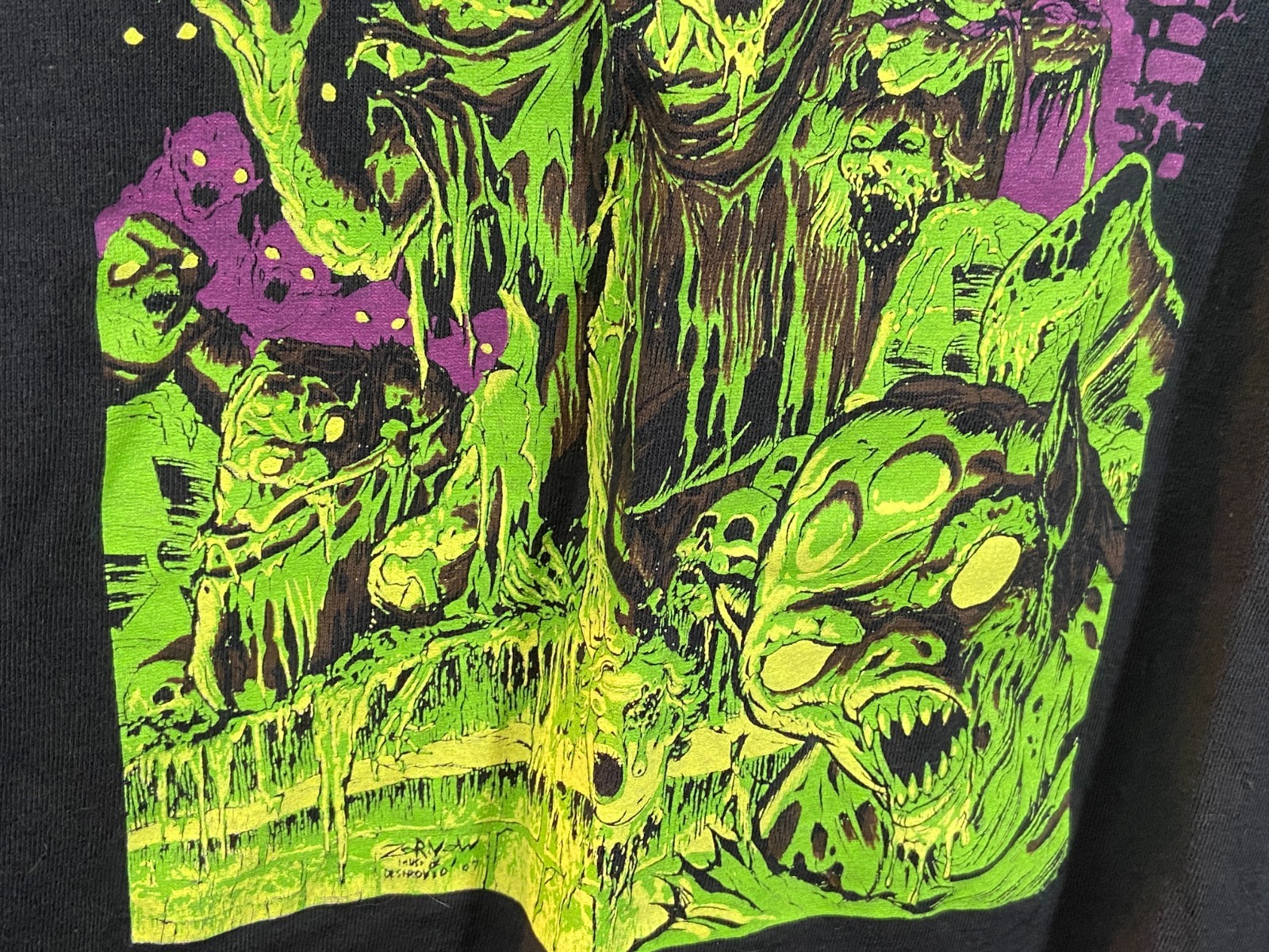 Fright Rags C.H.U.D. 80’s Horror Black Vintage Original 2007 CHUD Medium T-Shirt gallery