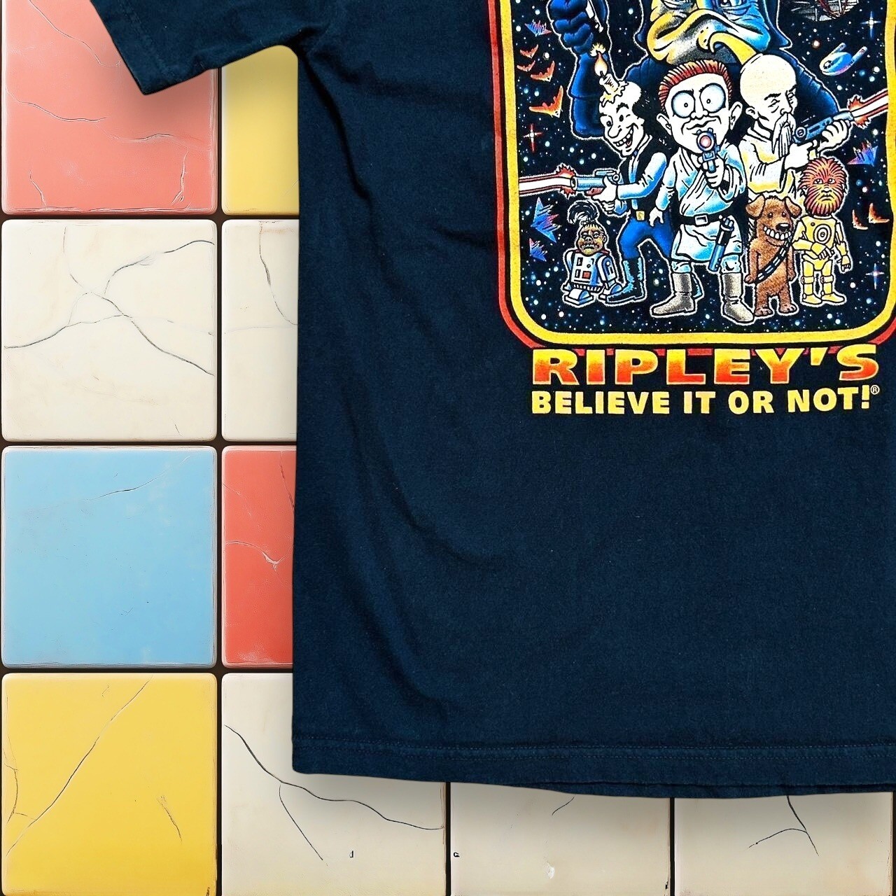 Vintage Y2K Ripley's Bizarre Wars Graphic Tee M Sci-Fi Parody Star Movie Shirt gallery