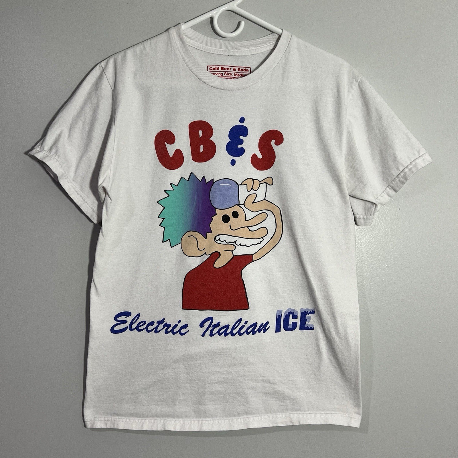 Cold Beer & Soda Italian Ice White Red Blue Short Sleeve T-Shirt Mens Medium
