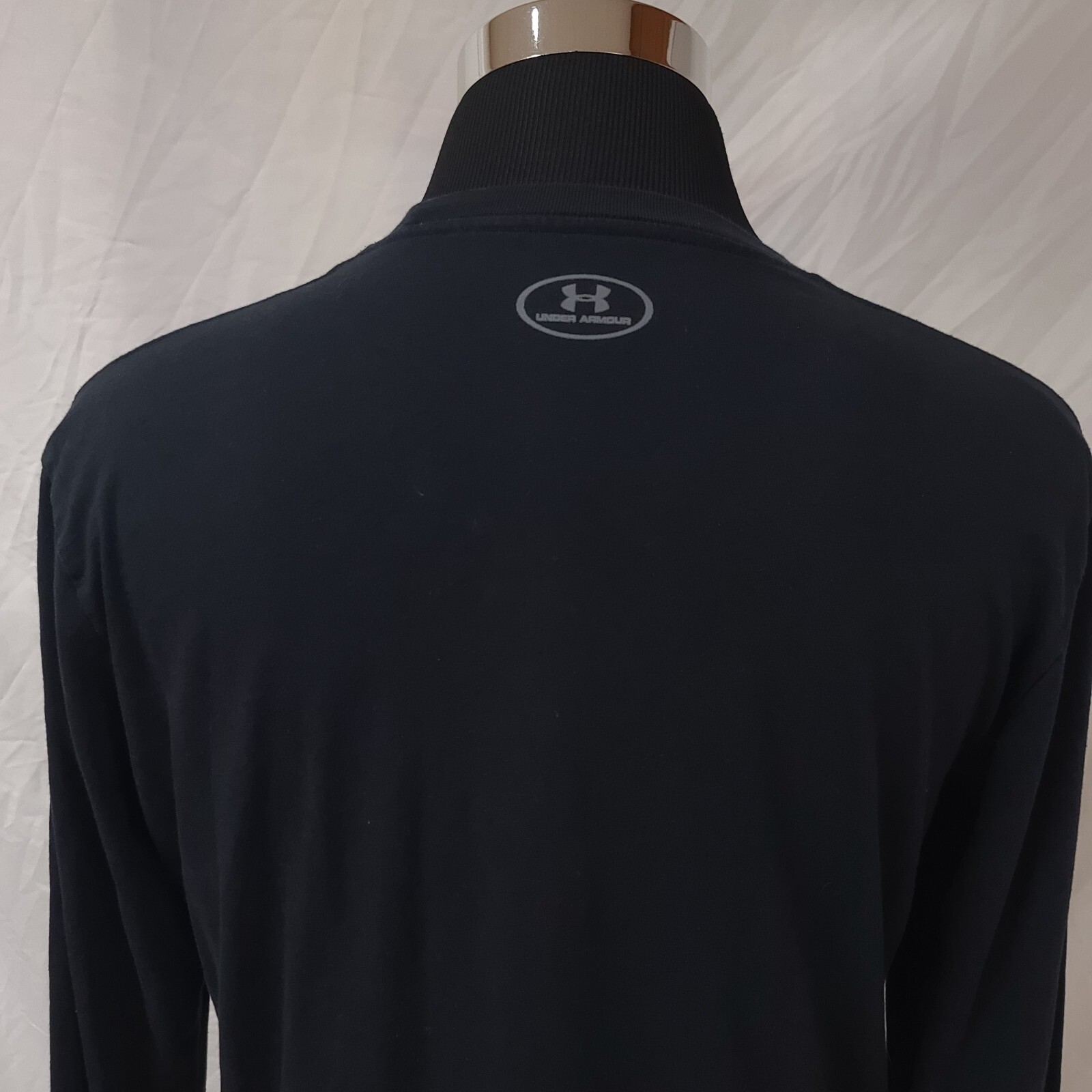 Under Armour Heat Gear Large Black BIG LOGO Spell Out Long Sleeve Crew T- Shirt gallery