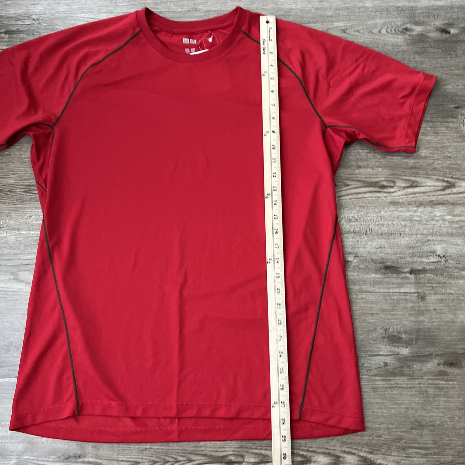 Uniqlo HEATTECH Performance T Shirt Mens XL Red Dry Ex Odor Control Raglan NWT gallery
