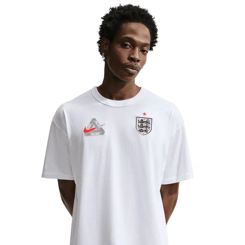 PALACE NIKE ENGLAND T-SHIRTWHITE SIZE L IN HAND gallery