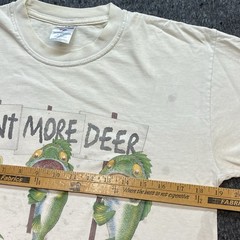 Hunt More Deer Scared Fish Funny Quote T-Shirt Sz M Fishing Tee Distressed