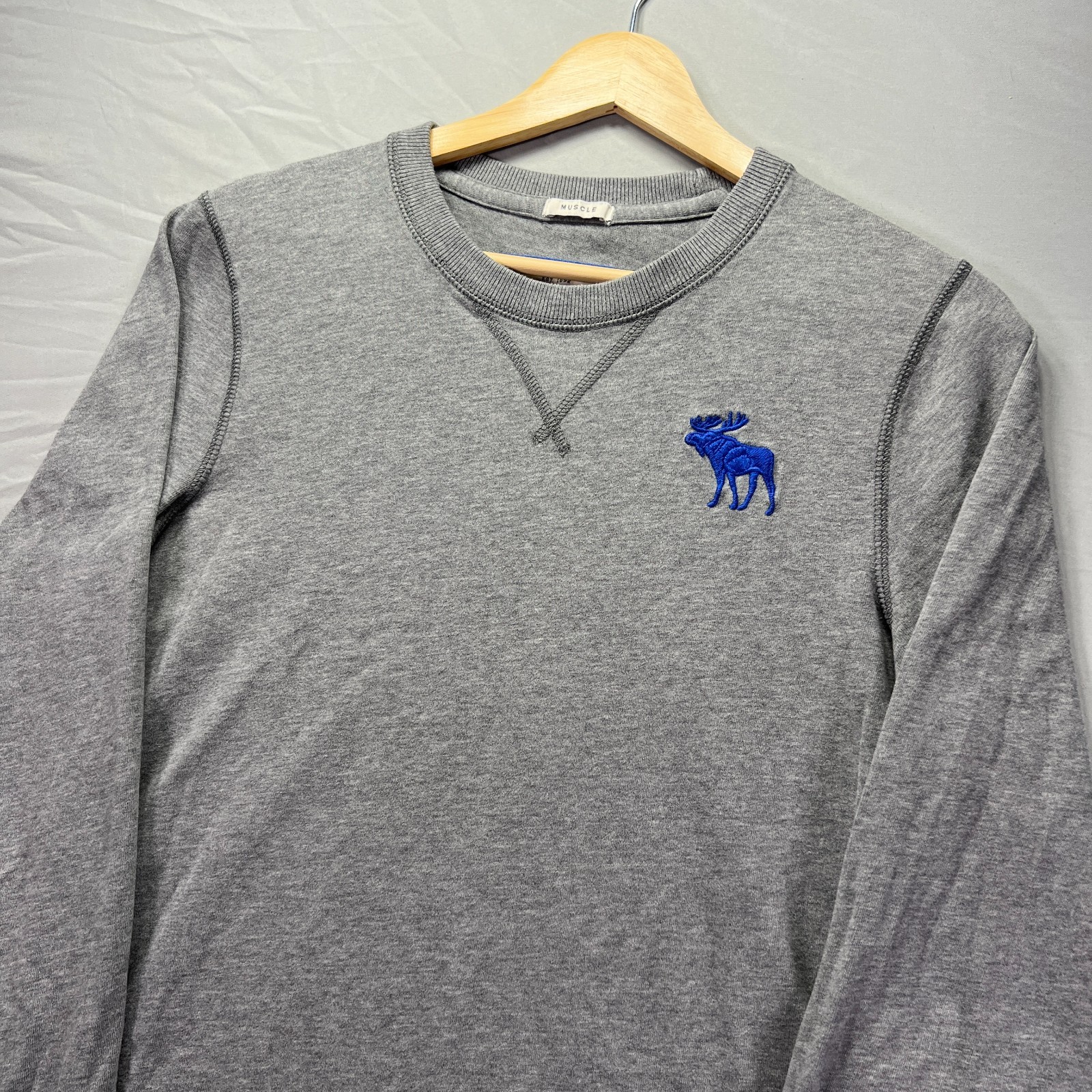 Abercrombie & Fitch Shirt Mens Small Gray Long Sleeve Muscle Fit Moose Skate Y2K gallery