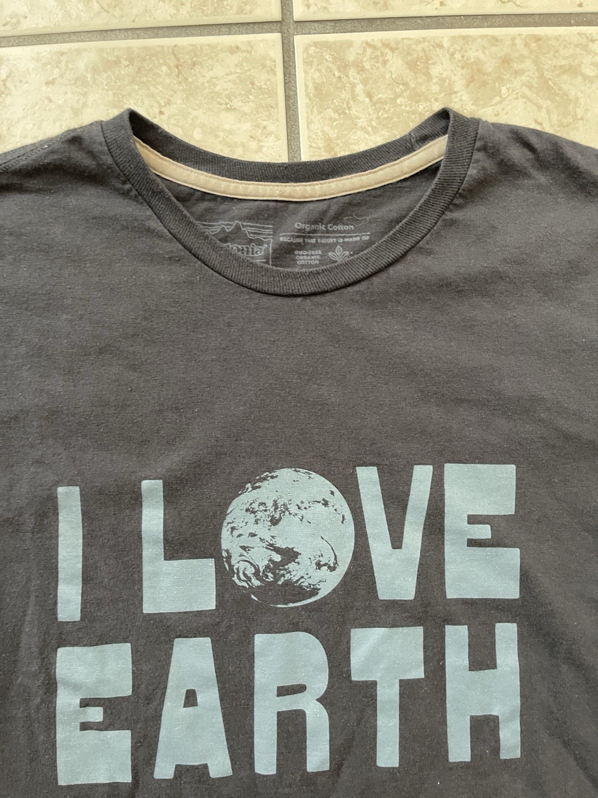 Patagonia Mens Short Sleeve Black Small Earth Nature Climbing Athletic Sport Tee gallery