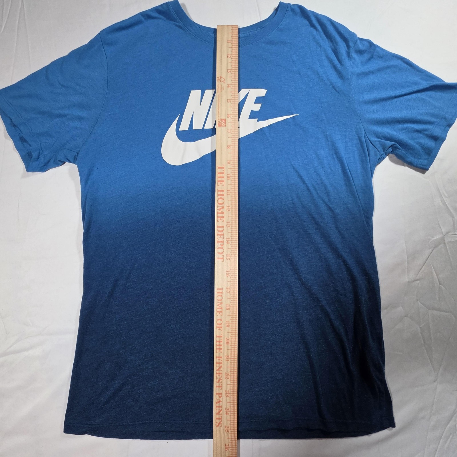 Nike Shirt Mens Medium Blue Ombre The Nike Tee Tri-Blend Swoosh Logo Athletic gallery