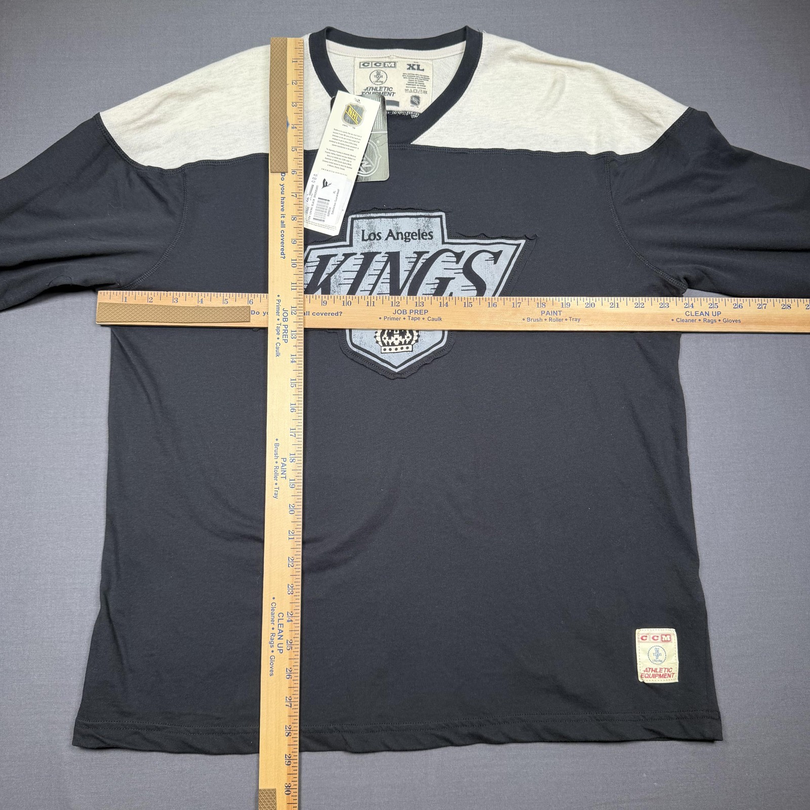 Los Angeles Kings Shirt Mens XL Black CCM Long Sleeve Hockey Graphic T-Shirt gallery