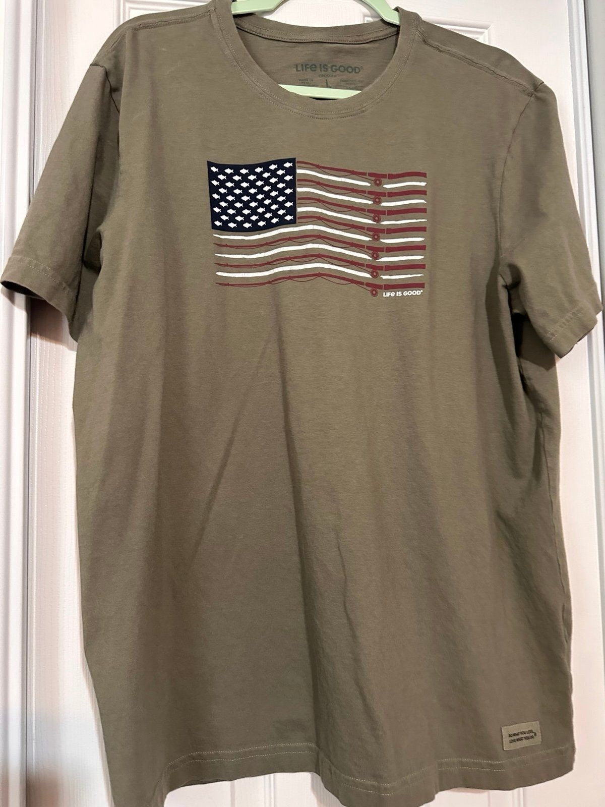 Life Is Good Mens M Green Crusher T-Shirt Patriotic USA Flag Fishing Pole NWOT L gallery
