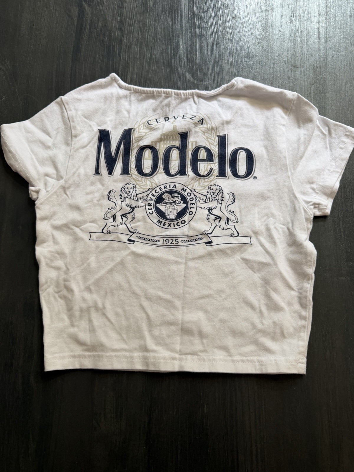 Modelo Beer Graphic Crop T-Shirt White Short Sleeve Womens Small gallery