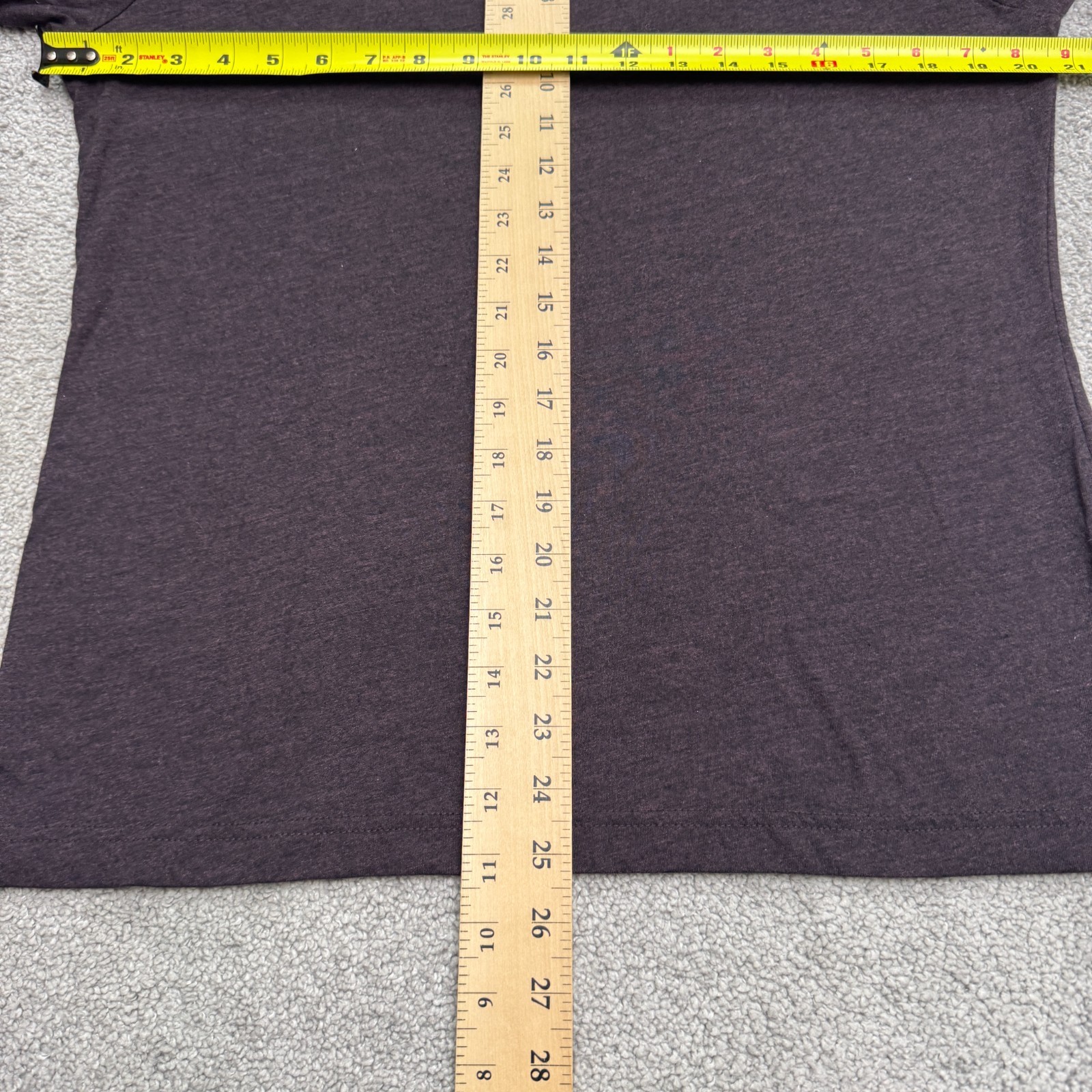 Banana Republic Premium Wash Basic V-Neck T-Shirt Mens Medium Dark Purple Tee gallery