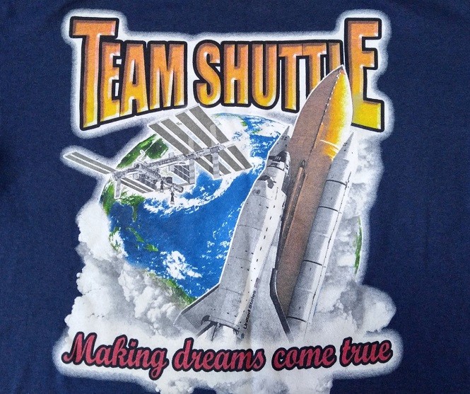 TEAM SHUTTLE MAKING DREAMS COME TRUE NASA Hanes T-Shirt Men's MED 2-Sided! gallery