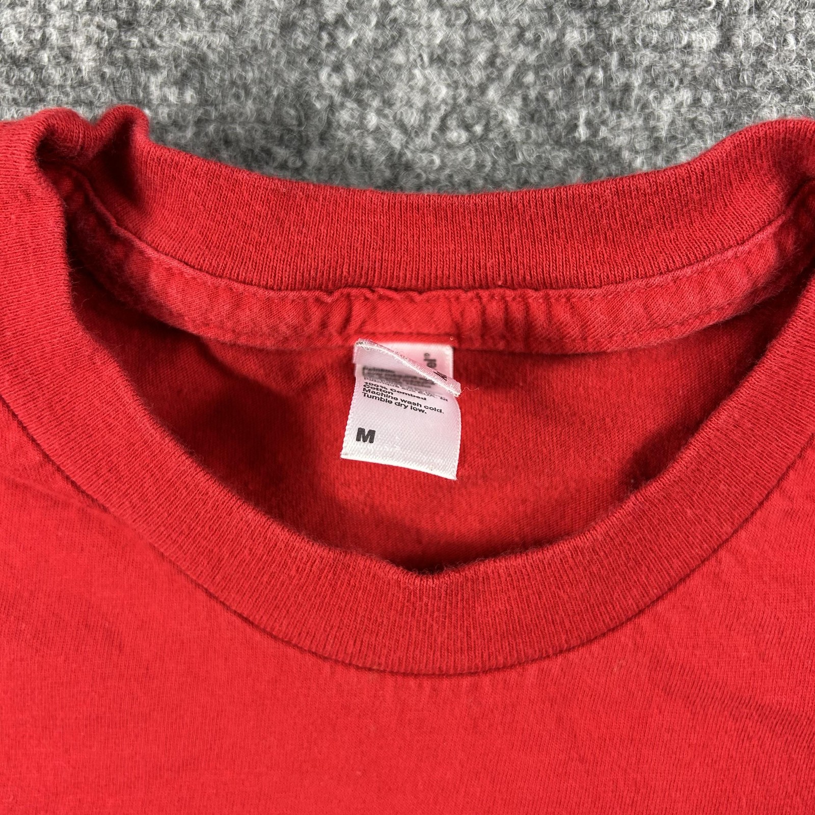 Apple Shirt Mens Medium Red IPod Nano PRODUCT RED Pocket Karma Graphic Tee gallery