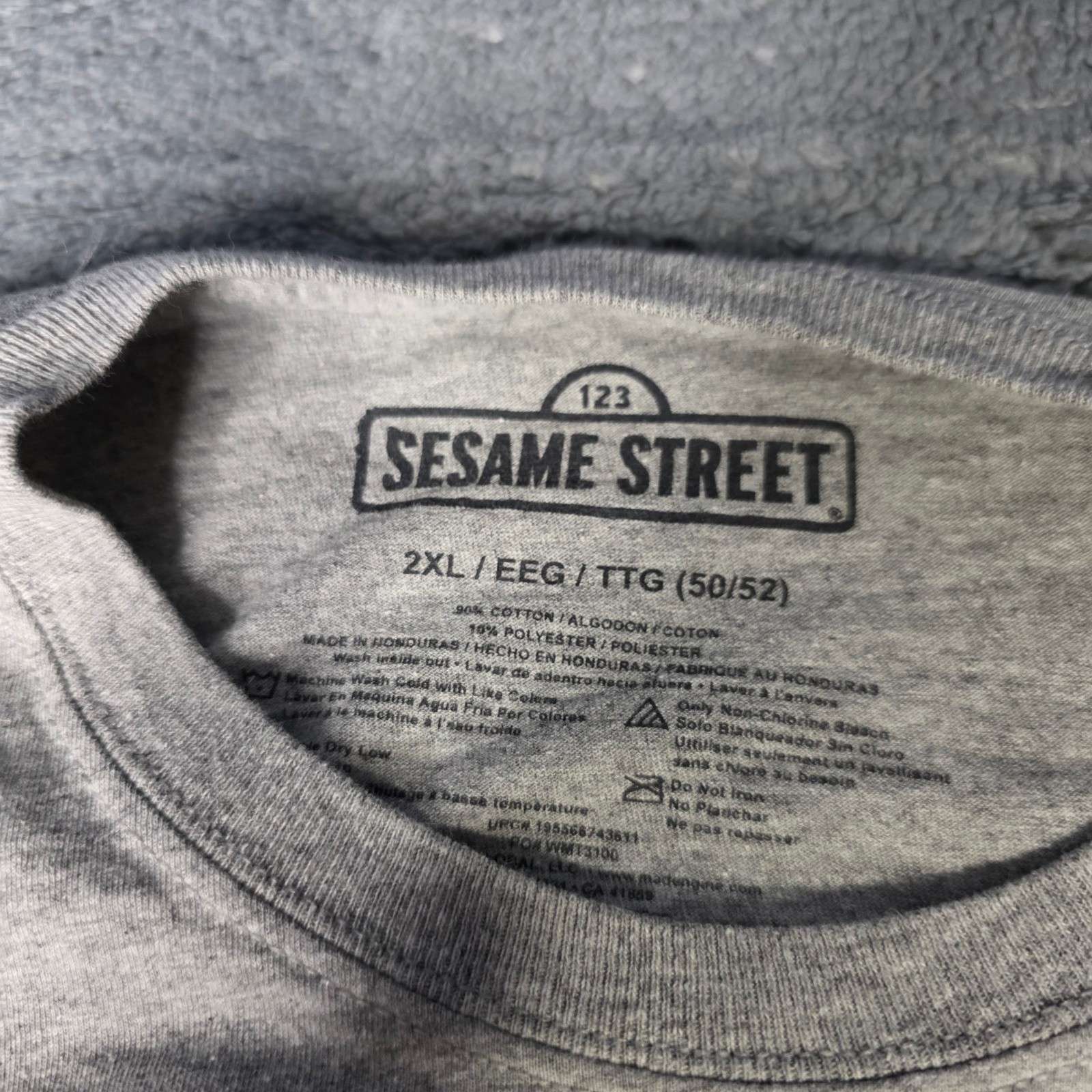 Sesame Street Mens 2XL T-Shirt Gray All Good In The Neighborhood Graphic Tee gallery
