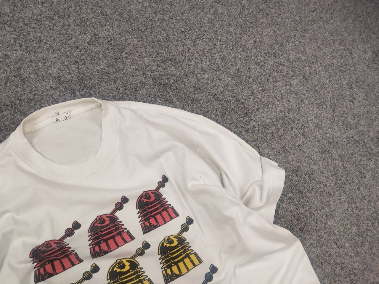 Vintage 1991's Heat Set Doctor Who at Momi Graphic Logo White Shirt Tee Promo gallery