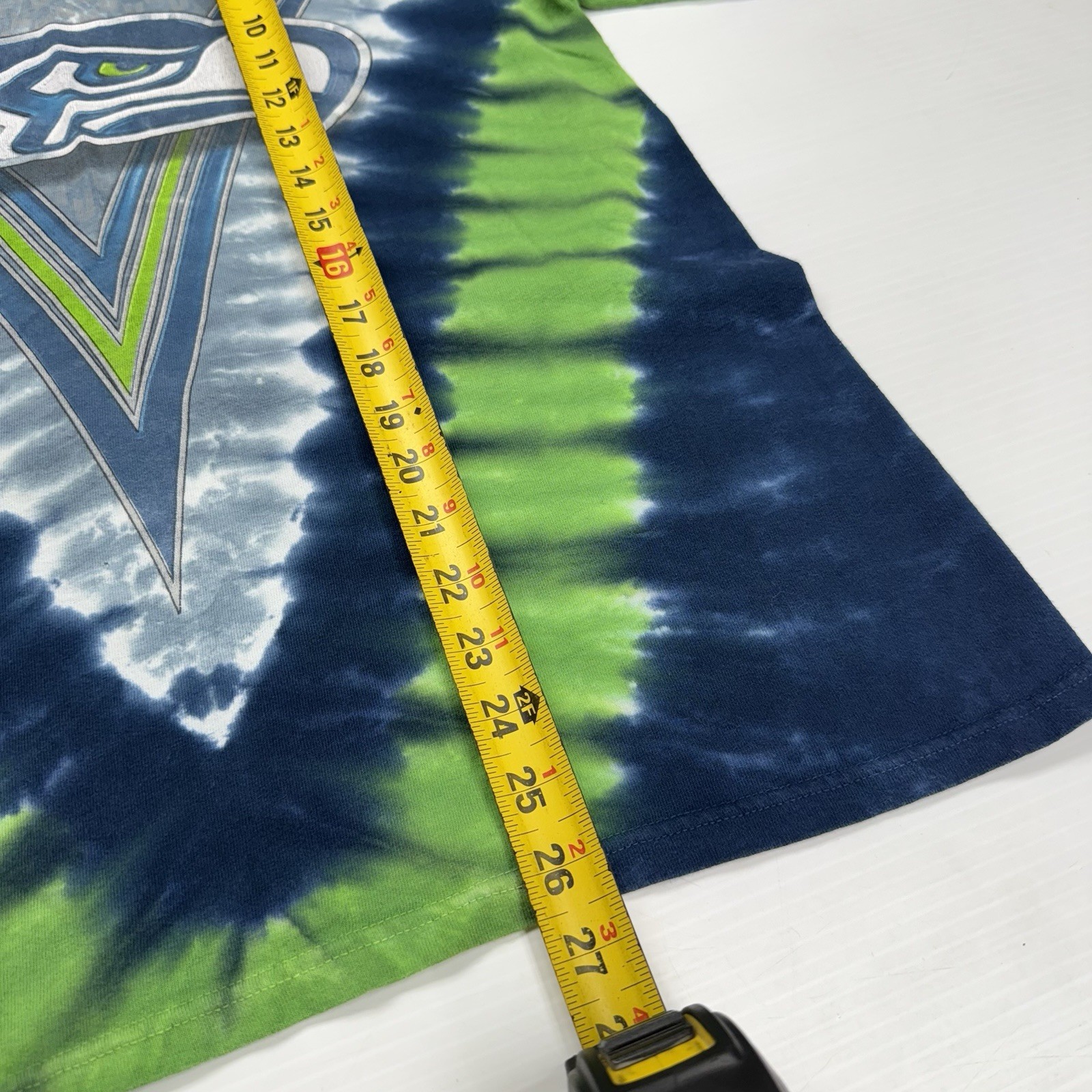 Majestic NFL Seattle Seahawks Mens T-Shirt M Blue Green Tie Dye Football Graphic gallery