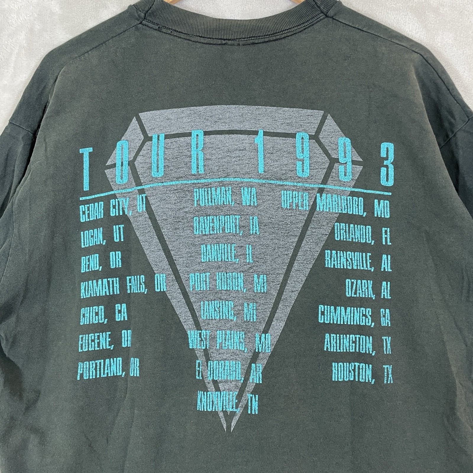 Vtg 90s Faded Black Band Tee Tshirt Diamond Rio 1993 Tour Music Rock Single Sti. gallery