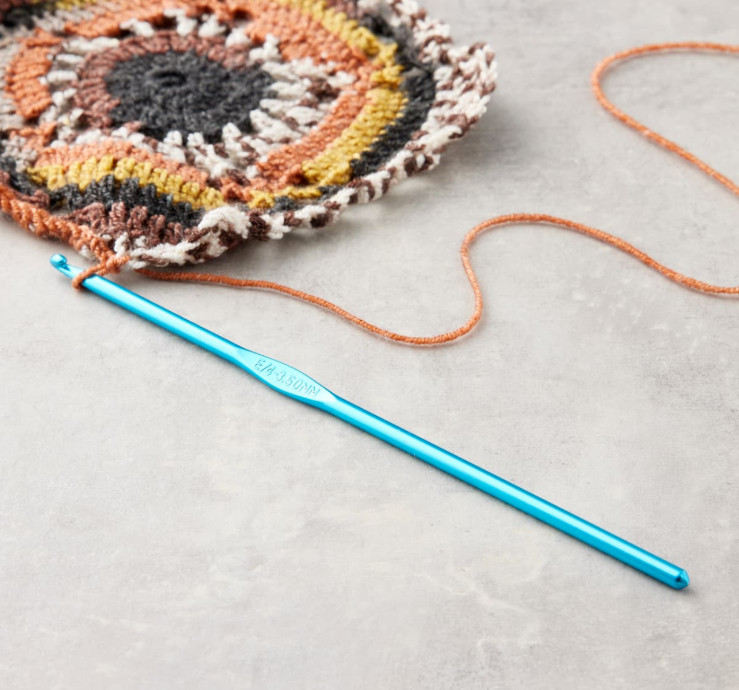 Anodized Aluminum Crochet Hook by Loops & Threads® – Size E-4 / 3.5mm