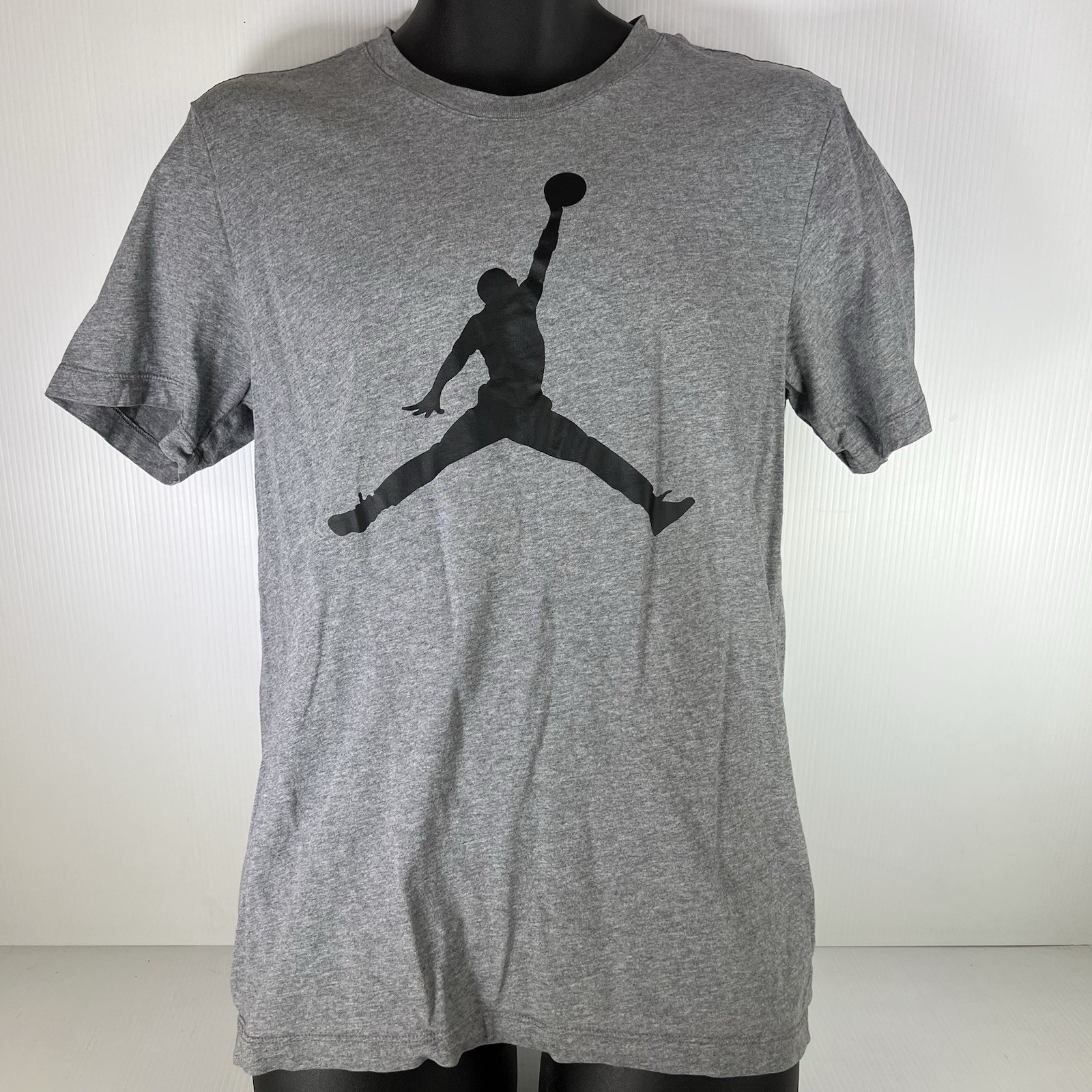 Nike Air Jordan Graphic T-Shirt CJ0921-091 Mens M Grey/Black 50/68 gallery