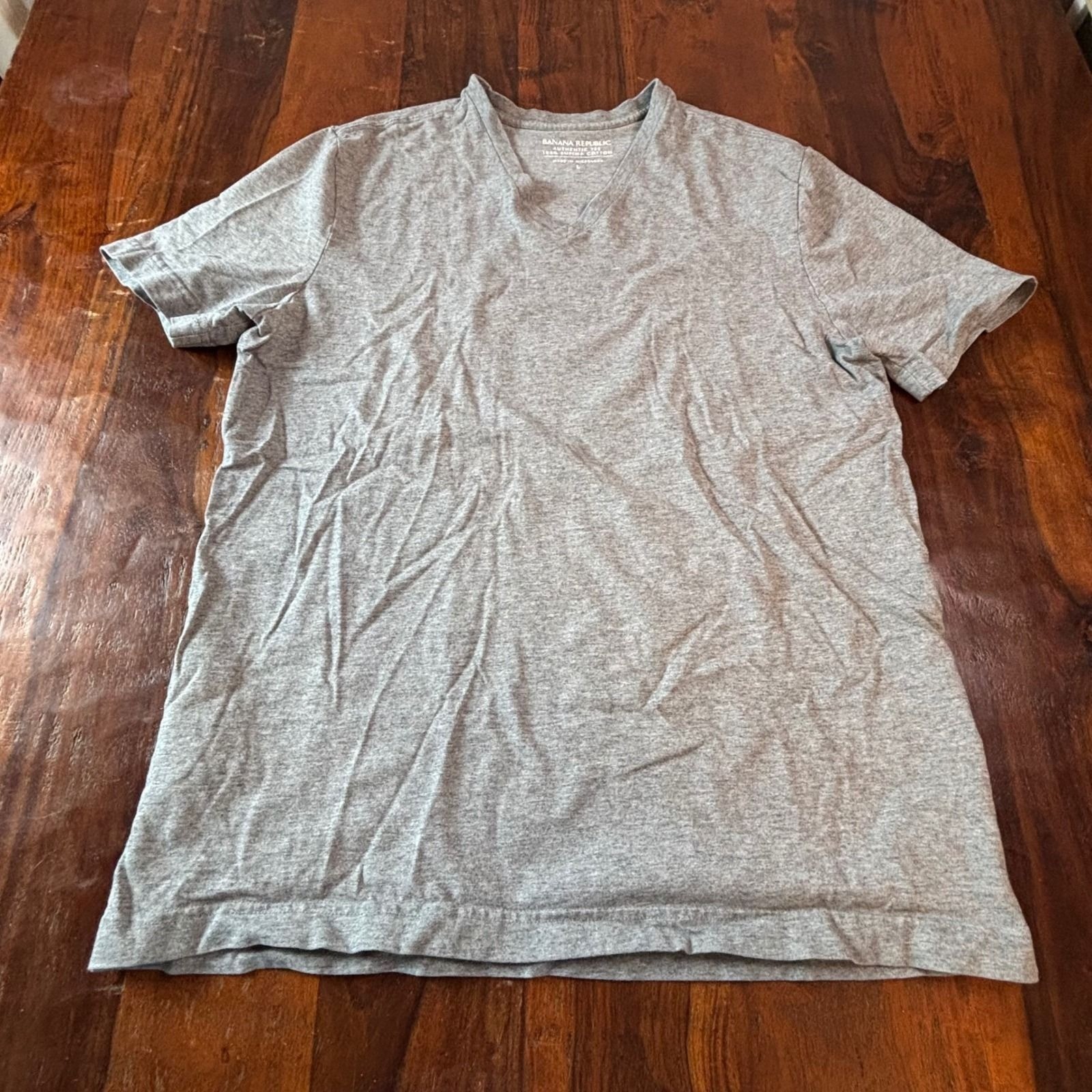Banana Republic Mens Authentic Tee Grey V-Neck 100% Supima Cotton Large gallery