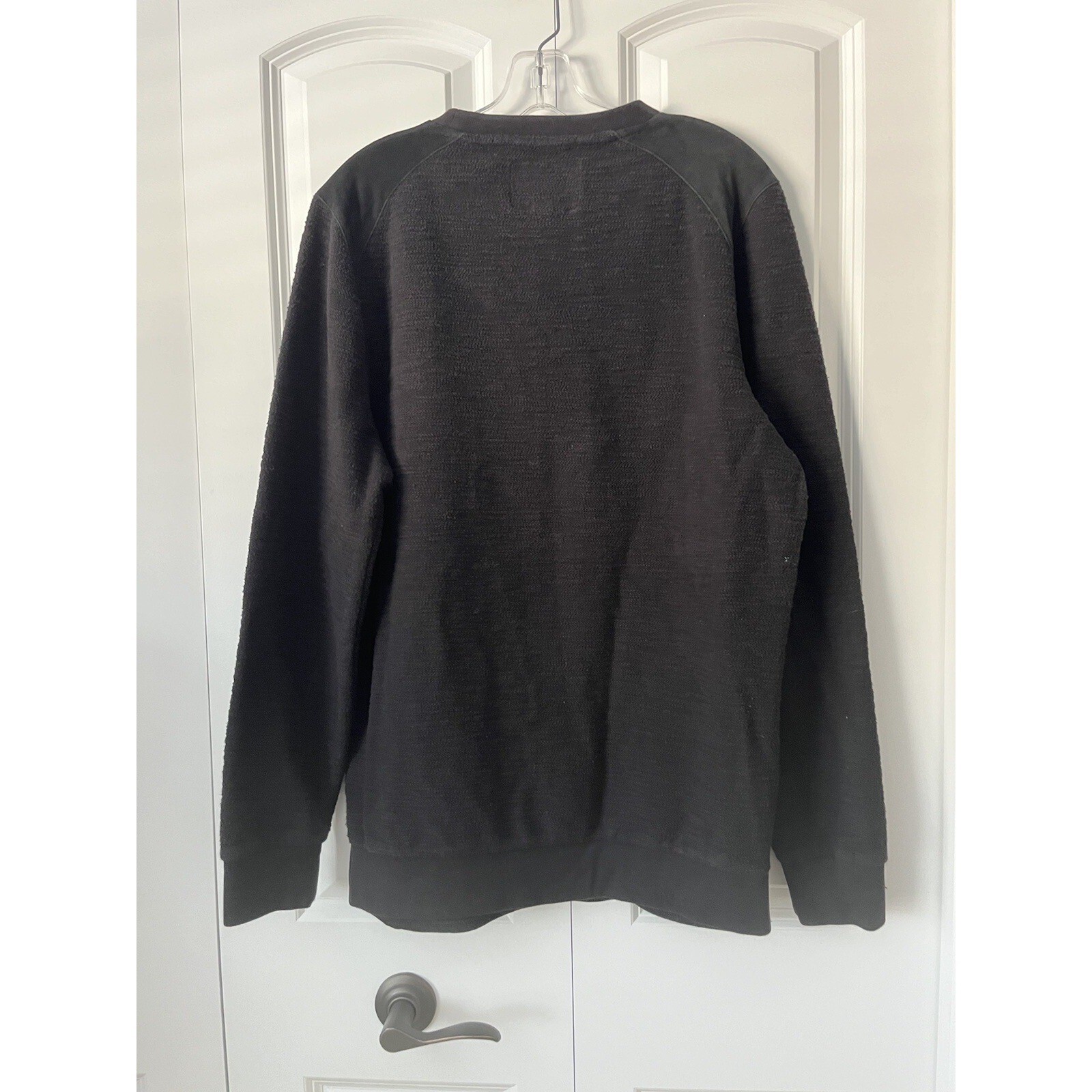 Matiere Men's LG Long Sleeve Crew Neck Black textured Shirt kangaroo pocket gallery