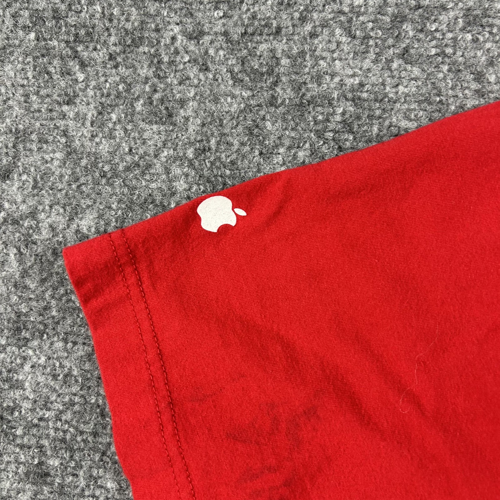 Apple Shirt Mens Medium Red IPod Nano PRODUCT RED Pocket Karma Graphic Tee gallery