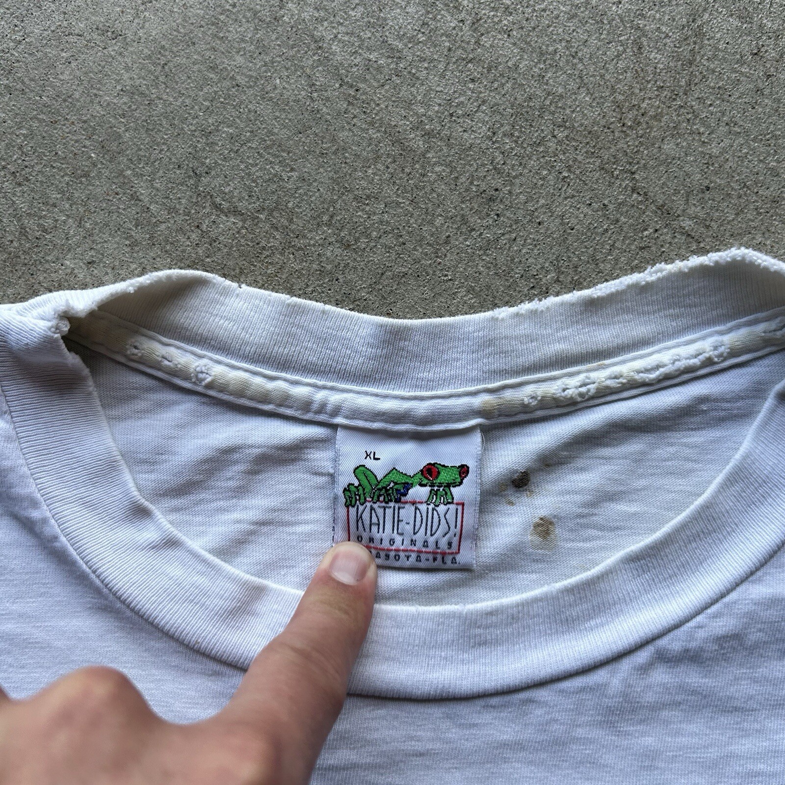 Vintage 90s Sporting Life Shirt Size XL White Deer Nature Pocket Art Animal Buck gallery