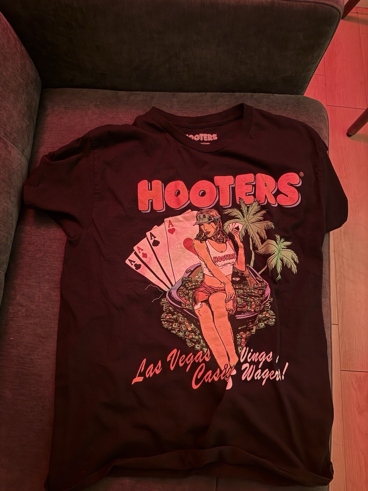 Hooters Ripple Junction Men’s L Black Casino Las Vegas Graphic Tee Wings& Wagers gallery