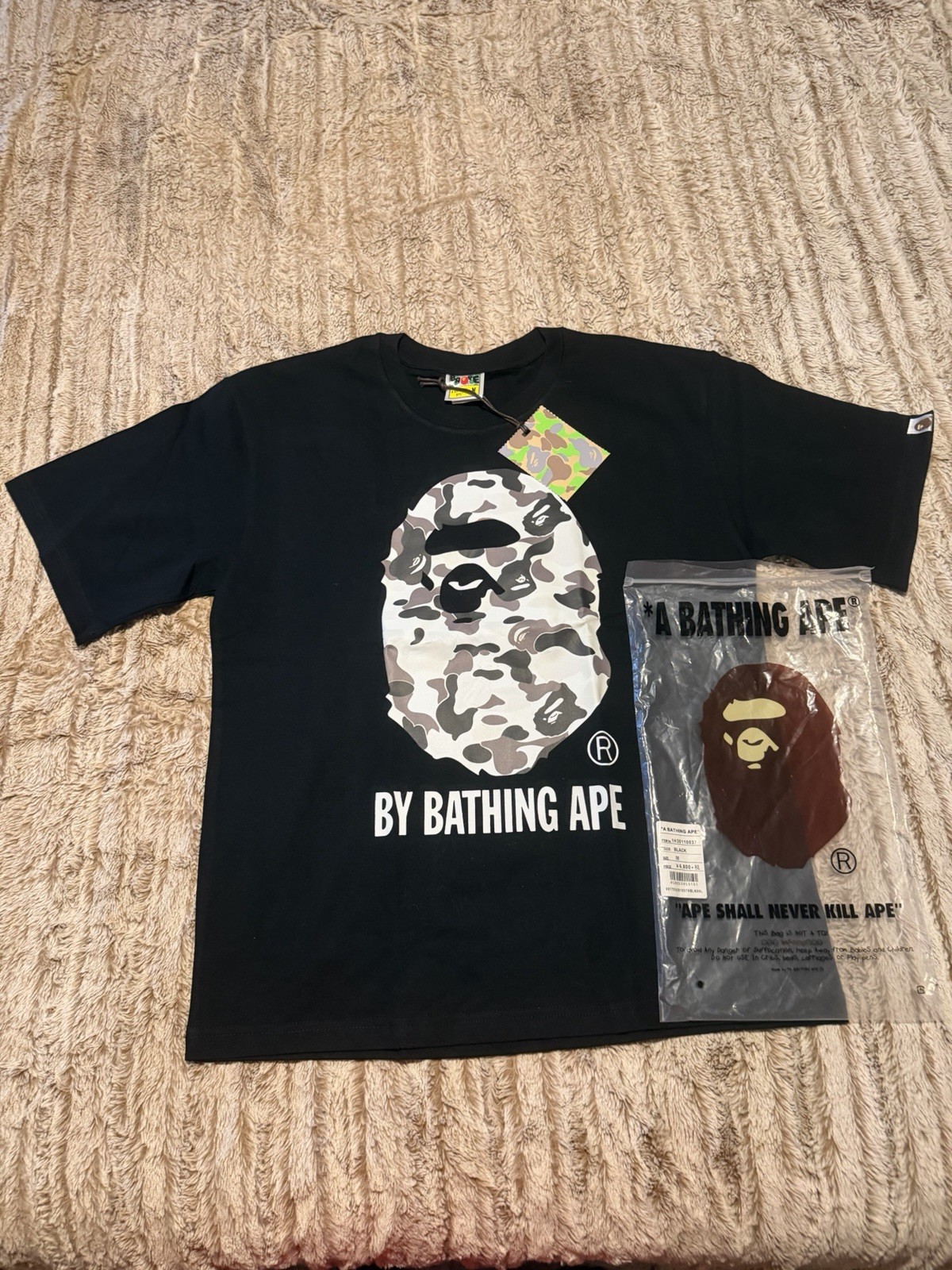 A Bathing Ape BAPE Black Ape Head Logo Graphic Print Crew Neck Tee Men’s M gallery