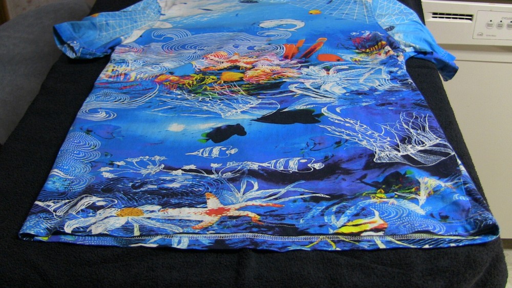 bugatchi large graphic tee shirt