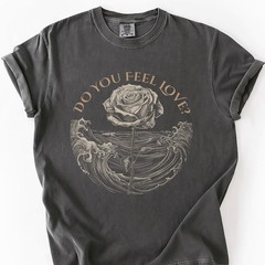 Gothic Vintage Rose Ocean Waves Floral Nature Comfort Tee
