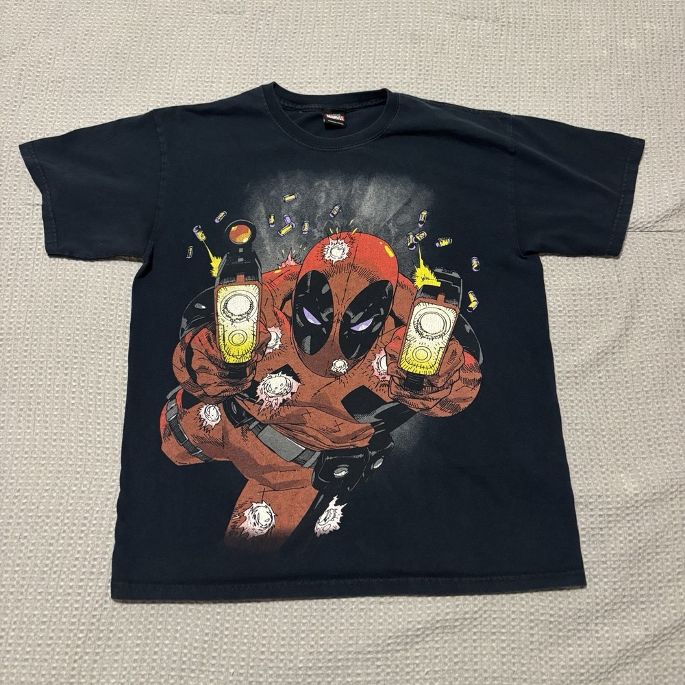 Vintage Marvel Comic Mad Engine Deadpool Pistols T-Shirt Size Medium Black Y2K