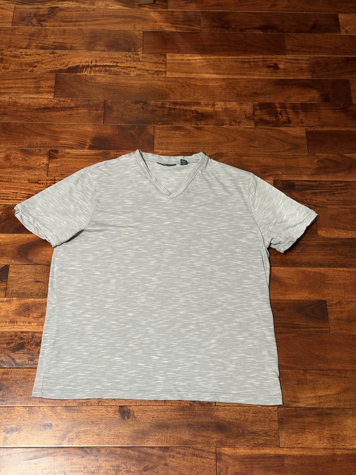 Perry Ellis Men’s Texture Slub V-Neck Tee Color Grayish Color Size XL gallery