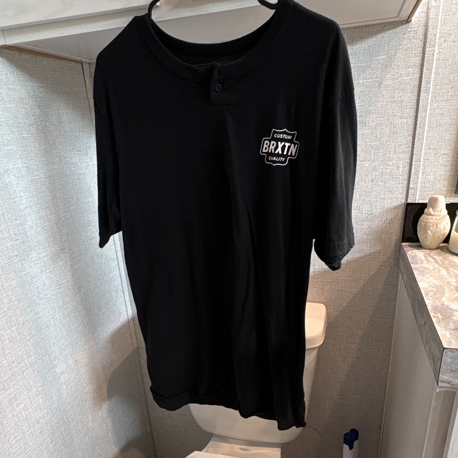 Brixton Men’s XL Black Solid Henley Short Sleeve T-Shirt Button Logo Graphic