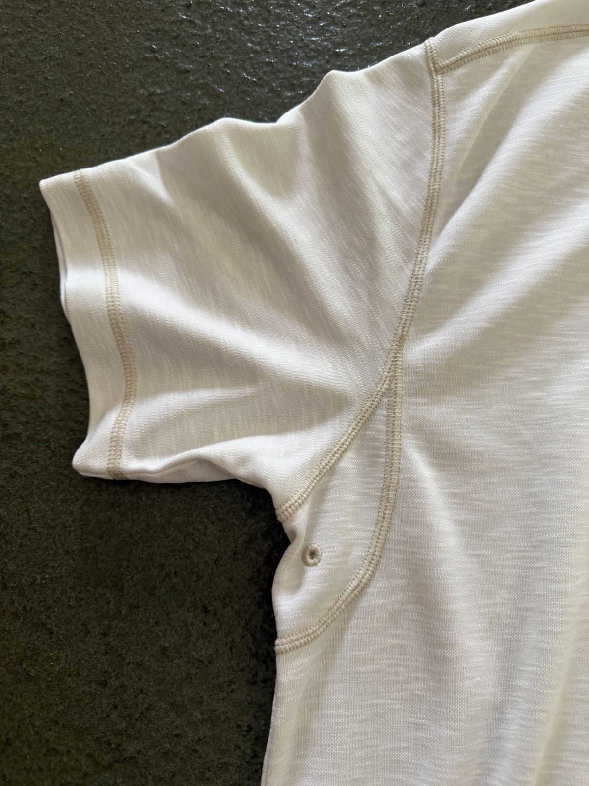Tommy Bahama Men's Off White/Beige Crew Neck Short Sleeve Logo Tee Cotton Knit L gallery